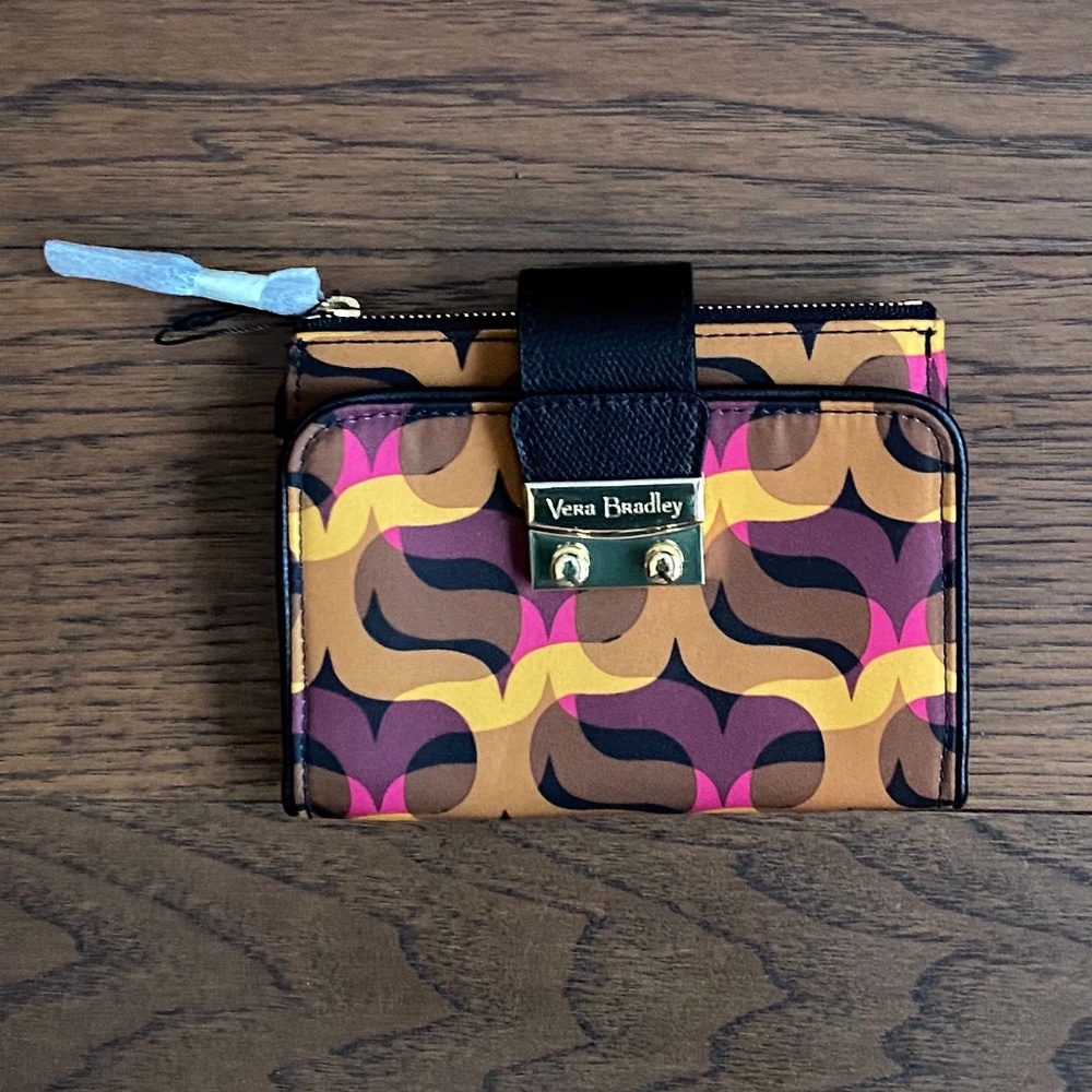 Brand New Vera Bradley Modern Lights Pushlock Wall
